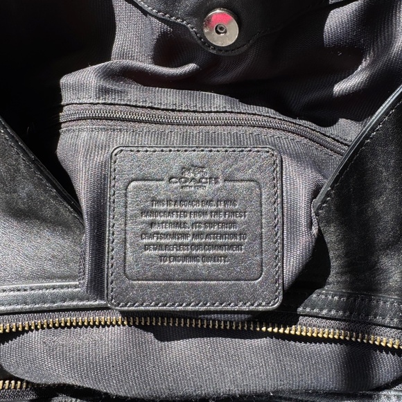 Authentic Coach Studded hobo/shoulder bag in black leather with a stud-pattern - Picture 9 of 9